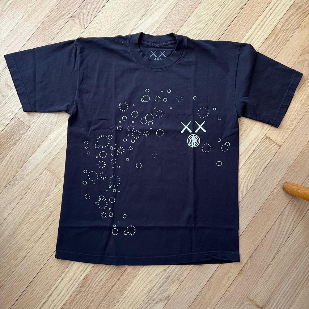 KAWS and Kid Cudi Come Together for 'Man on the Moon' Trilogy.Mens Med Womens Lg